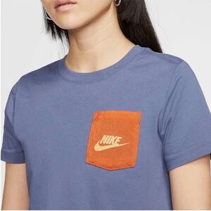 🌓Firm Price🌗 Nike pocket short sleeve tee
